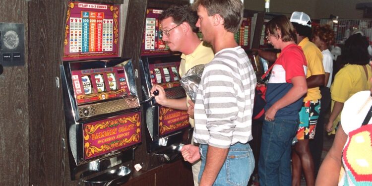 How to Play Slots Online?