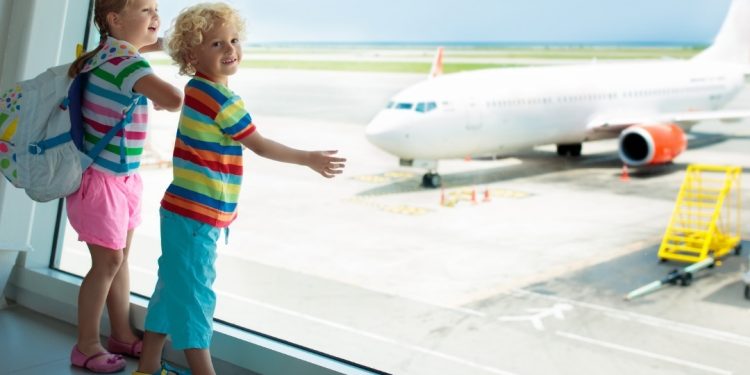 Long-Haul Flying with a Toddler: The Zero-Screen Survival Strategy